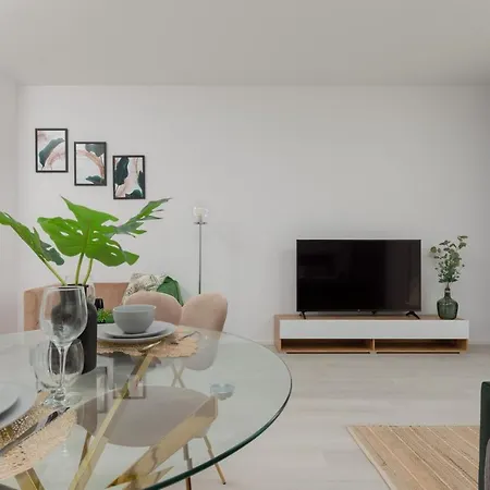 Cozy Zupnicza Soho Factory By Renters *